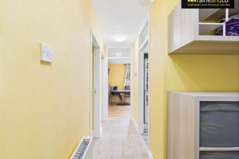 19 Fetherstone Close, Potters Bar, EN6 5NS