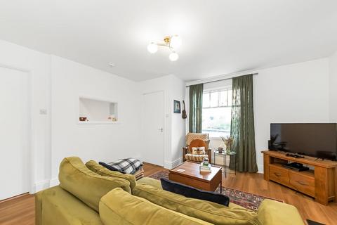 90d Lewisham Way, London, SE14 6NY