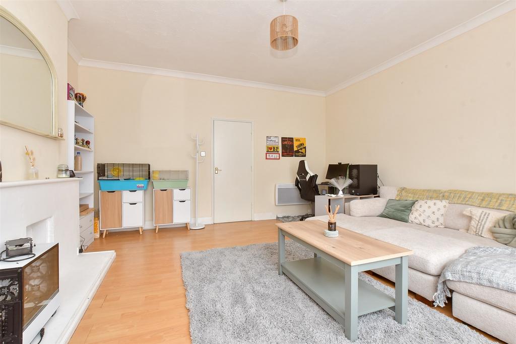 Lounge/ Dining Room