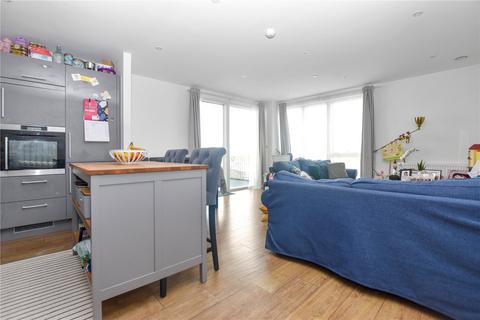 3 bedroom flat for sale, Regal Walk, Bexleyheath, DA6
