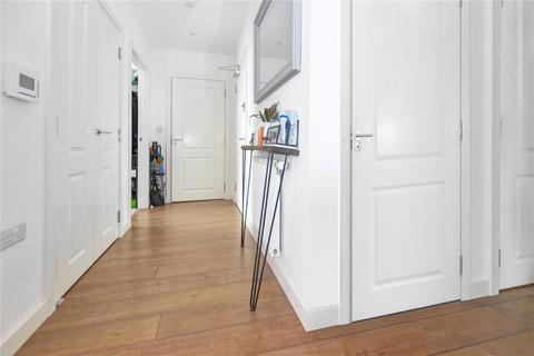 3 bedroom flat for sale, Regal Walk, Bexleyheath, DA6