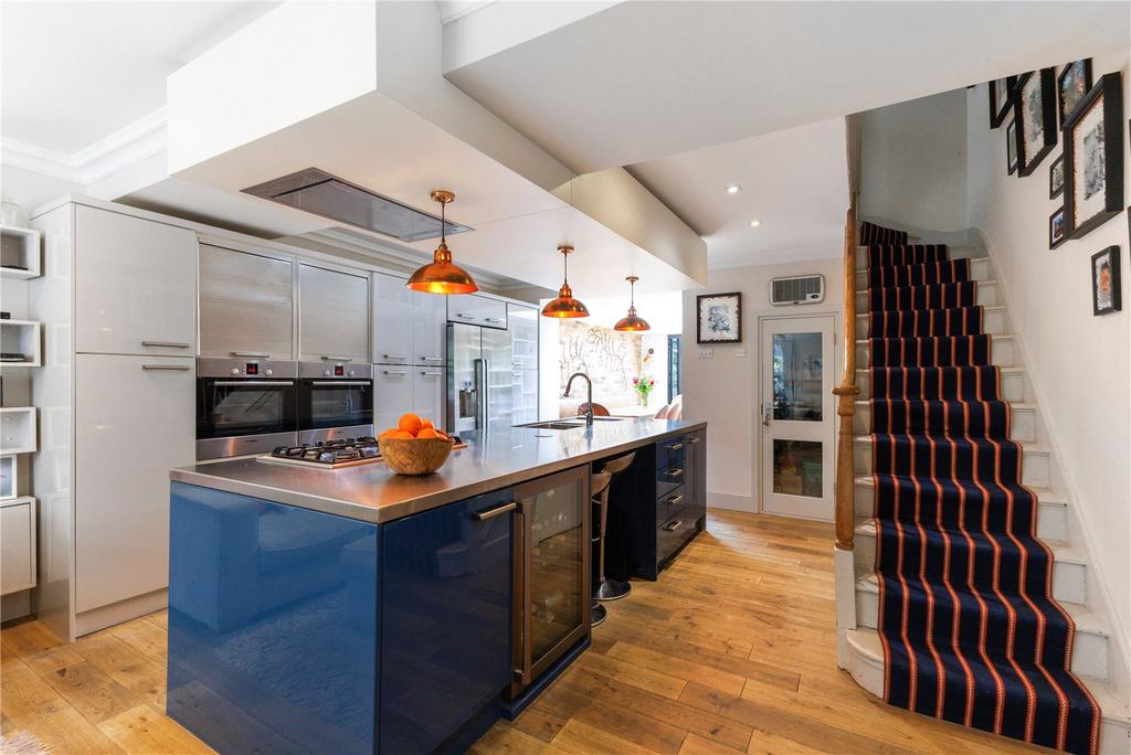 Reception/Kitchen