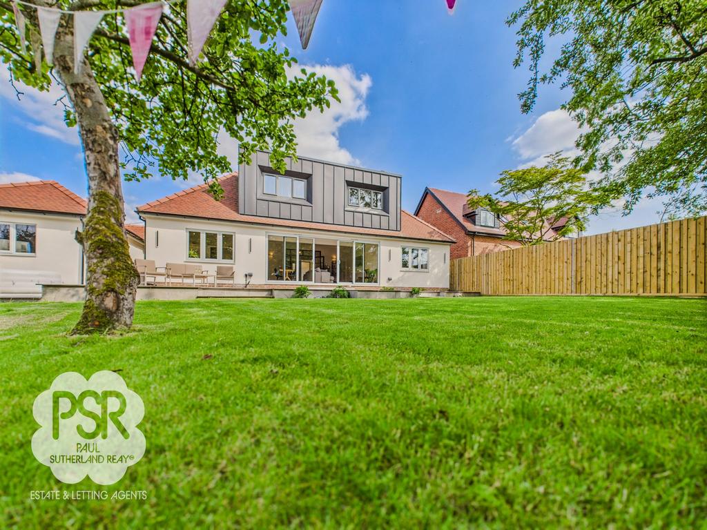 Private and Enclosed Lawn