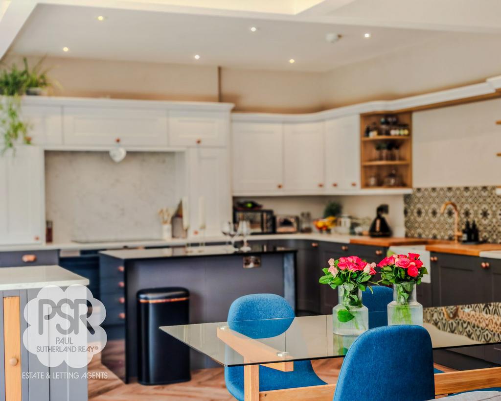 Kitchen/Living Area
