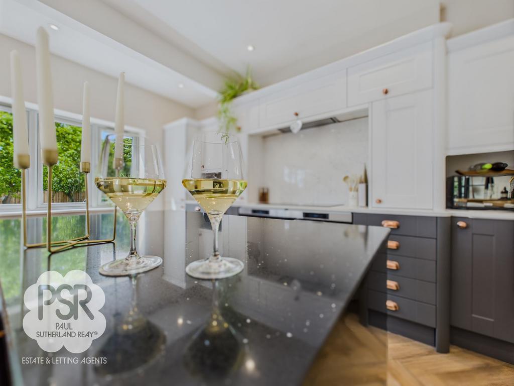 Kitchen/Living Area