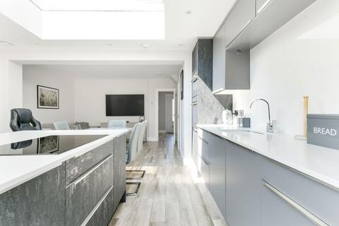 58 Sandcross Lane, Reigate, RH2 8EY