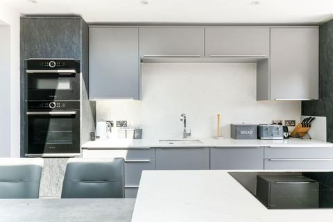 58 Sandcross Lane, Reigate, RH2 8EY