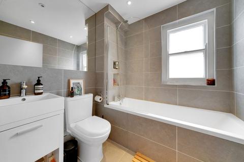 1 bedroom apartment for sale, Kingsland Road, London E2