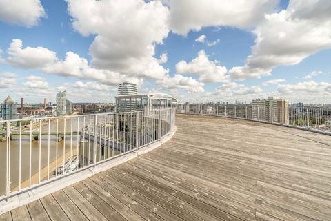1 bedroom flat for sale, Lombard Road, London SW11