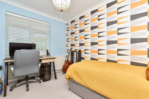 2 bedroom terraced bungalow for sale, Turnden Gardens, Margate CT9