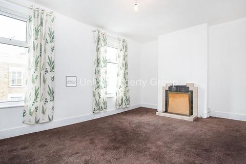 4 bedroom terraced house to rent, London E3