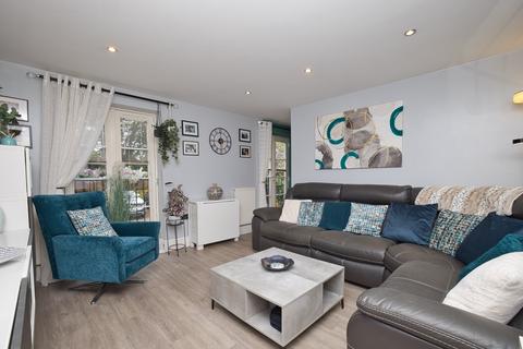 2 bedroom flat for sale, St. Peters Road, Broadstairs, Kent, CT10