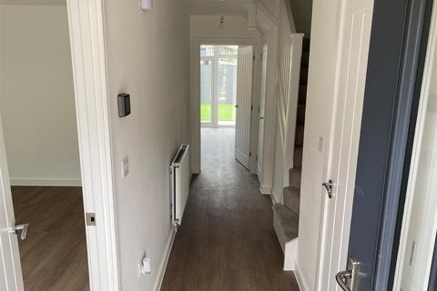 3 bedroom semi-detached house to rent, Whittle Way, Brockworth GL3