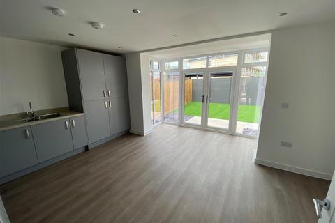 3 bedroom semi-detached house to rent, Whittle Way, Brockworth GL3