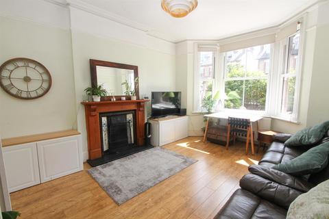 22 Queens Road, Wallington, SM6 0AG