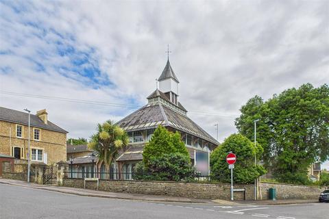 Property for sale - Iconic Clevedon Landmark; moments from the seafront
