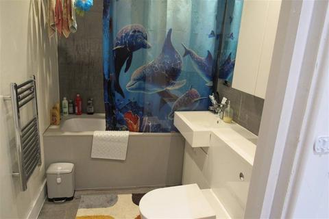 2 bedroom apartment for sale, High Street, Herne Bay