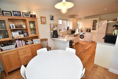 35 Barbrook Way, Bicknacre, Chelmsford, CM3 4HP
