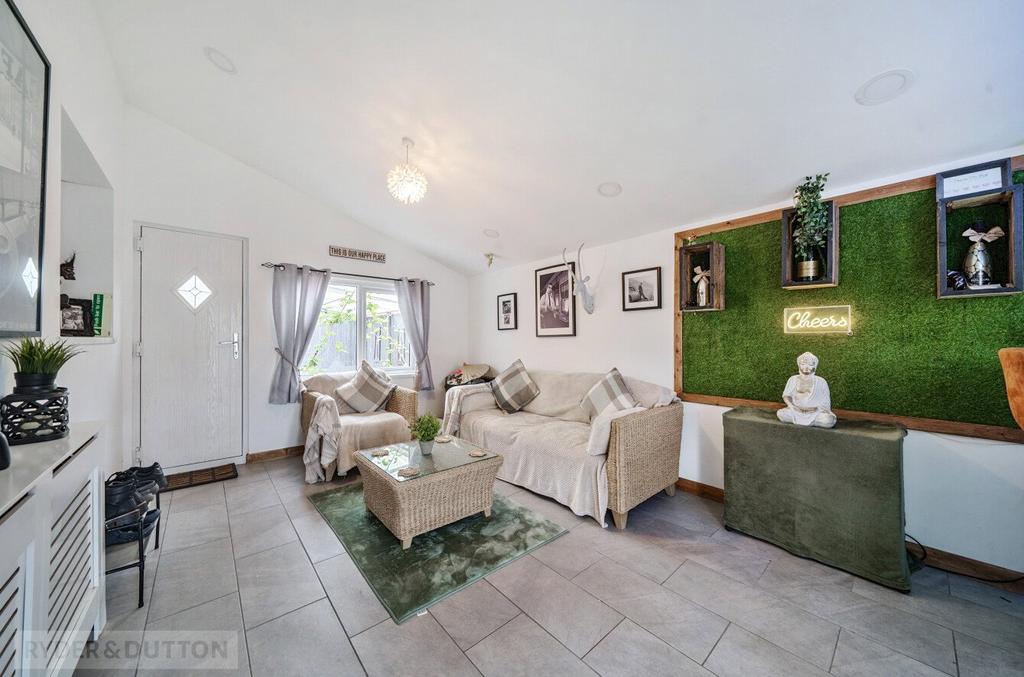 Lounge/Bedroom 3