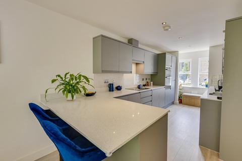 15 Catherines Walk, Horsforth, Leeds, LS18 4GT