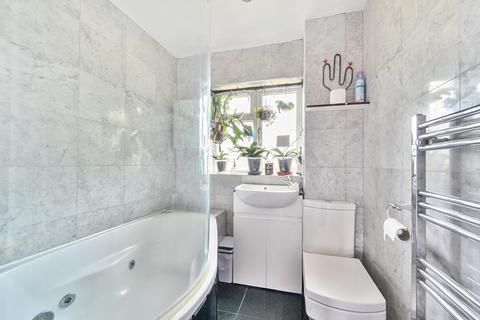 8 Hackforth Close, Barnet, EN5 3BT