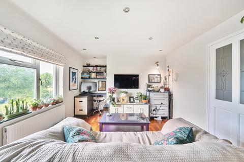 8 Hackforth Close, Barnet, EN5 3BT