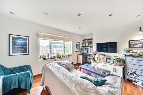 8 Hackforth Close, Barnet, EN5 3BT