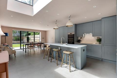 4 bedroom terraced house for sale, Brighton Road, London, N16