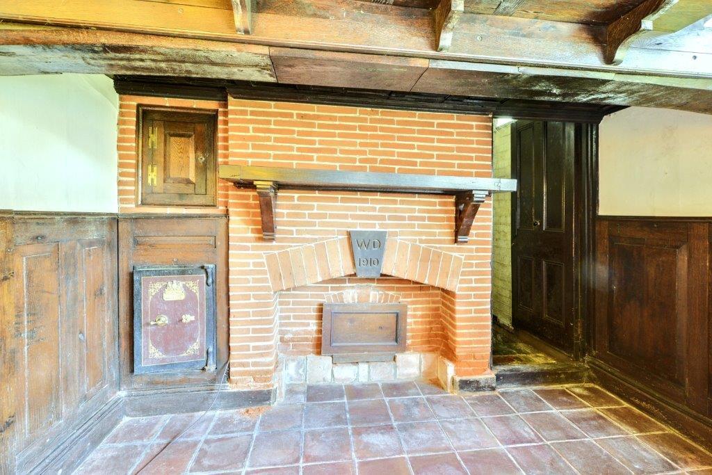 Fireplace.jpg