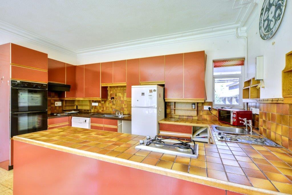 Kitchen 2.jpg