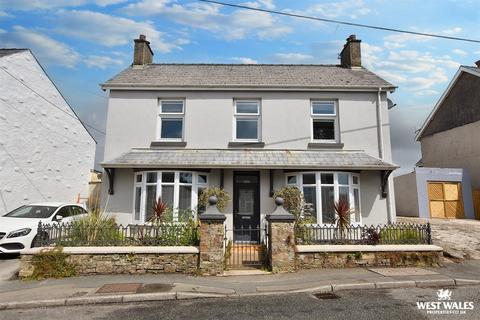 5 bedroom detached house for sale, Carmarthen Road