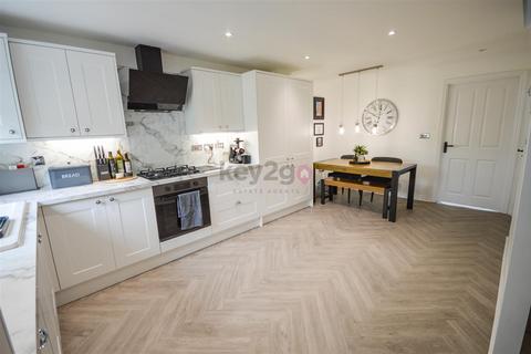 3 bedroom semi-detached house to rent, Deepwell Mews, Halfway, S20