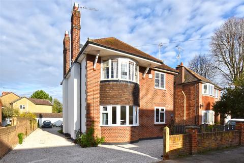 2 bedroom apartment to rent, Springfield Road, Windsor, SL4