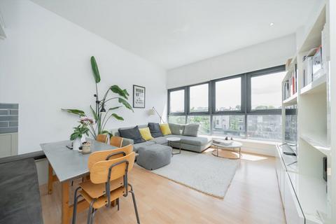 2 bedroom flat for sale, Manor Gardens, London N7