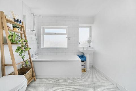 36 Apsley Road, London, SE25 4XT