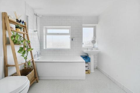 36 Apsley Road, London, SE25 4XT