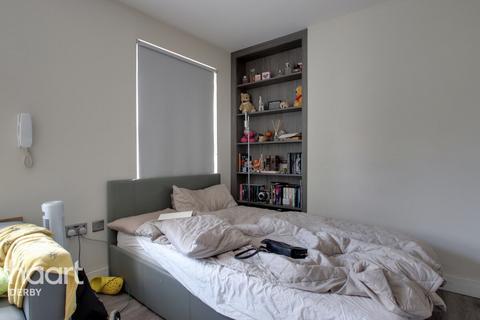 Studio to rent, Wardwick, DERBY