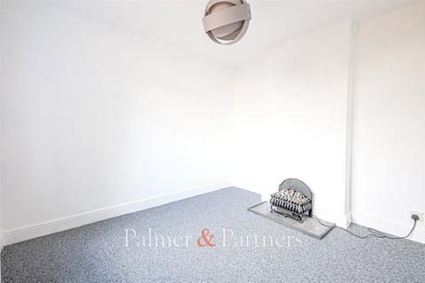 3 bedroom end of terrace house to rent, Dilbridge Road East, Colchester, Essex, CO4
