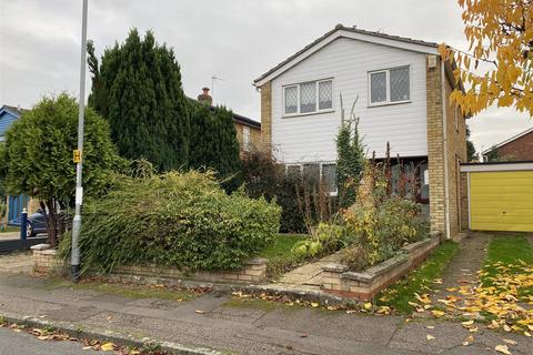 3 bedroom detached house to rent, Tavistock Road, Cambridge CB4