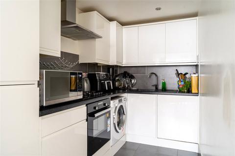 3 bedroom terraced house for sale, Cricklade Avenue, London, SW2