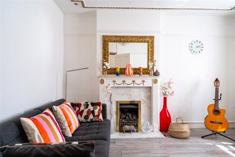 3 bedroom terraced house for sale, Cricklade Avenue, London, SW2