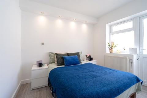 4 bedroom terraced house for sale, Cricklade Avenue, London, SW2