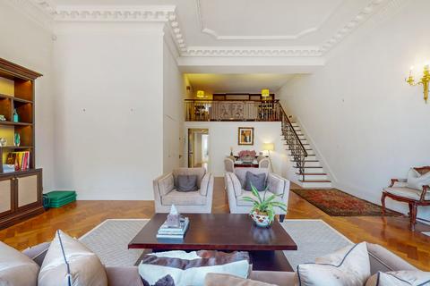 undefined, Cadogan Square, London SW1X