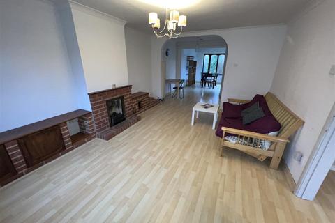 3 bedroom semi-detached house to rent, Wulfstan Way, Cambridge CB1