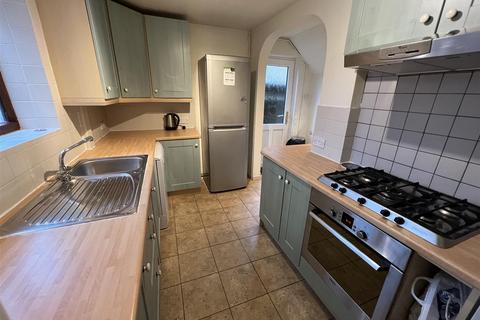 3 bedroom semi-detached house to rent, Wulfstan Way, Cambridge CB1