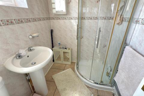 7 Benouville, Carlton Colville, Lowestoft, NR33 8UD