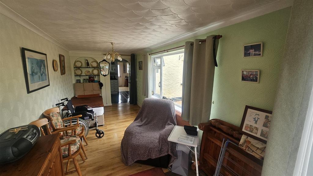 8 PENTWYN 6.jpg