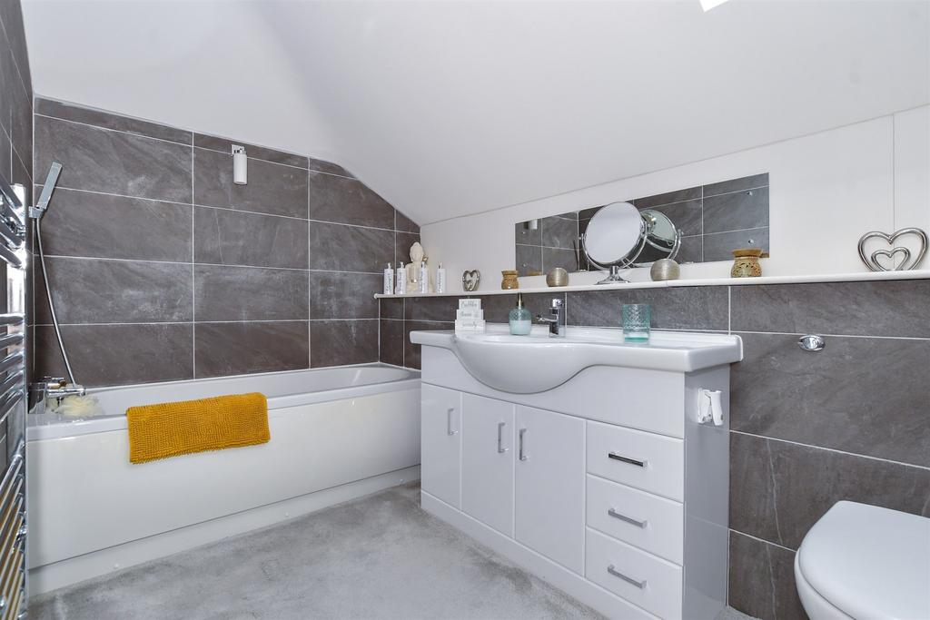 En-Suite Bathroom