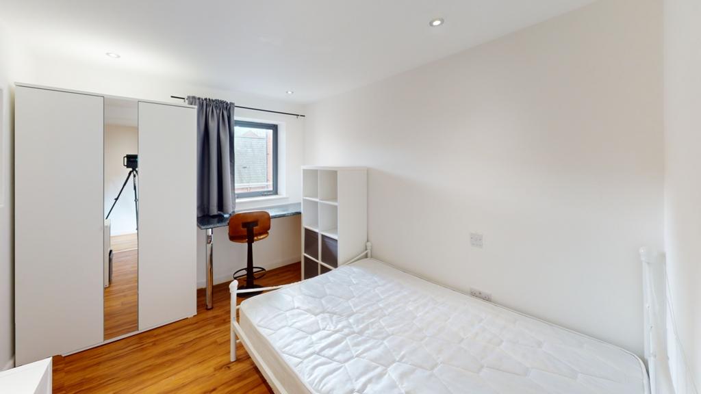 Lrg 23-Cymbeline-Bedroom(4)