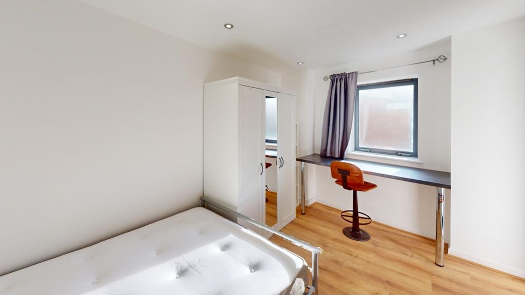 Lrg 23-Cymbeline-Bedroom